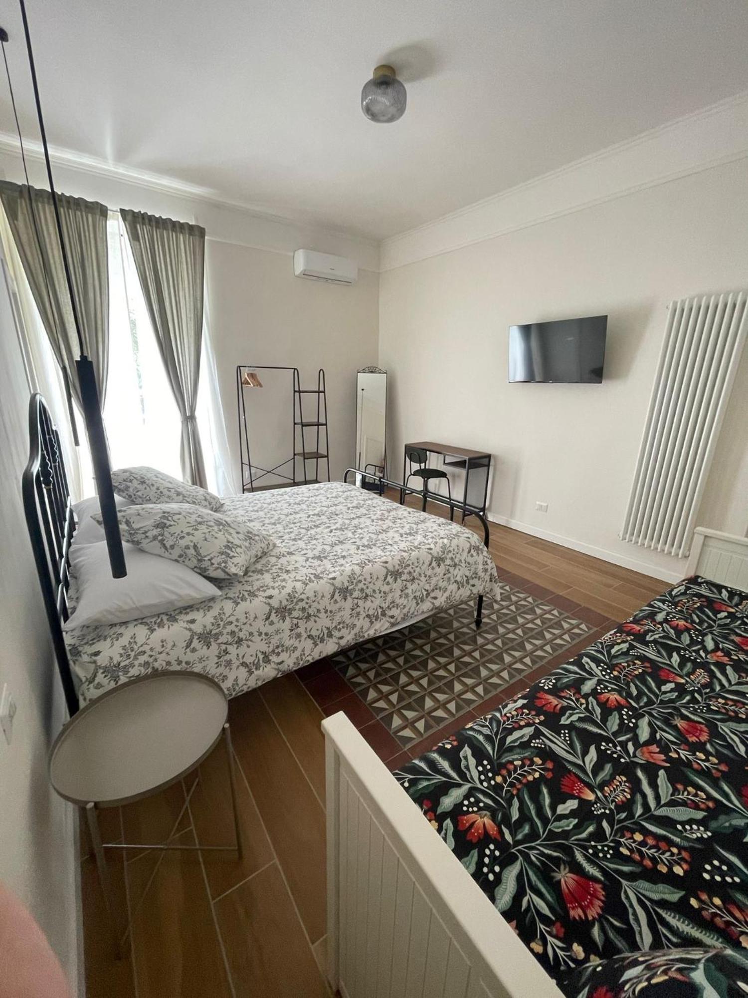 Casa Duchesca Bed & Breakfast Napoli Bagian luar foto